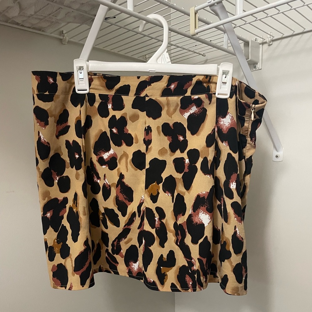 Pretty Little Thing Leopard Mini Skirt